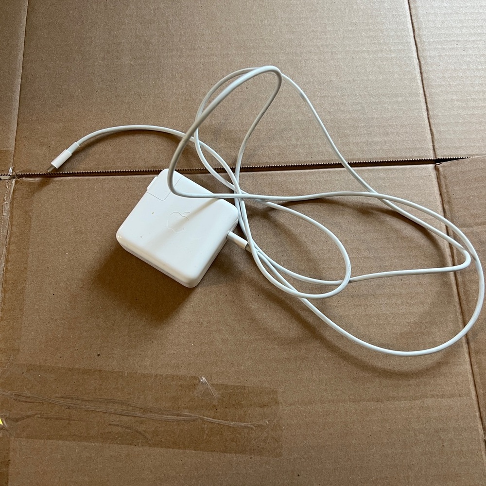 Apple MacBook Pro 67W USB-C Charger